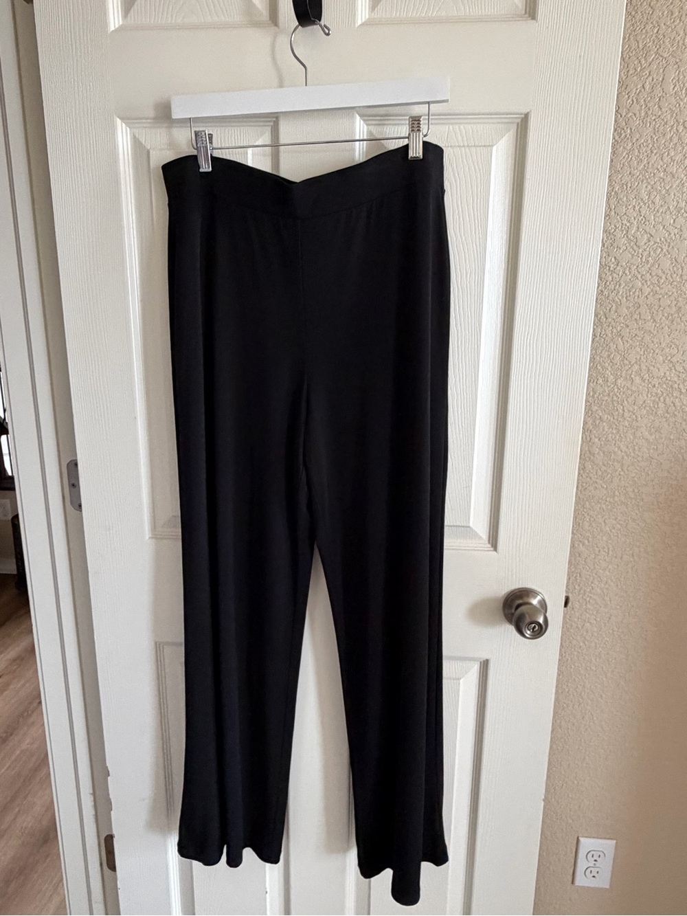 Briggs New York Classic Black Wide-Leg Pull-On Trousers